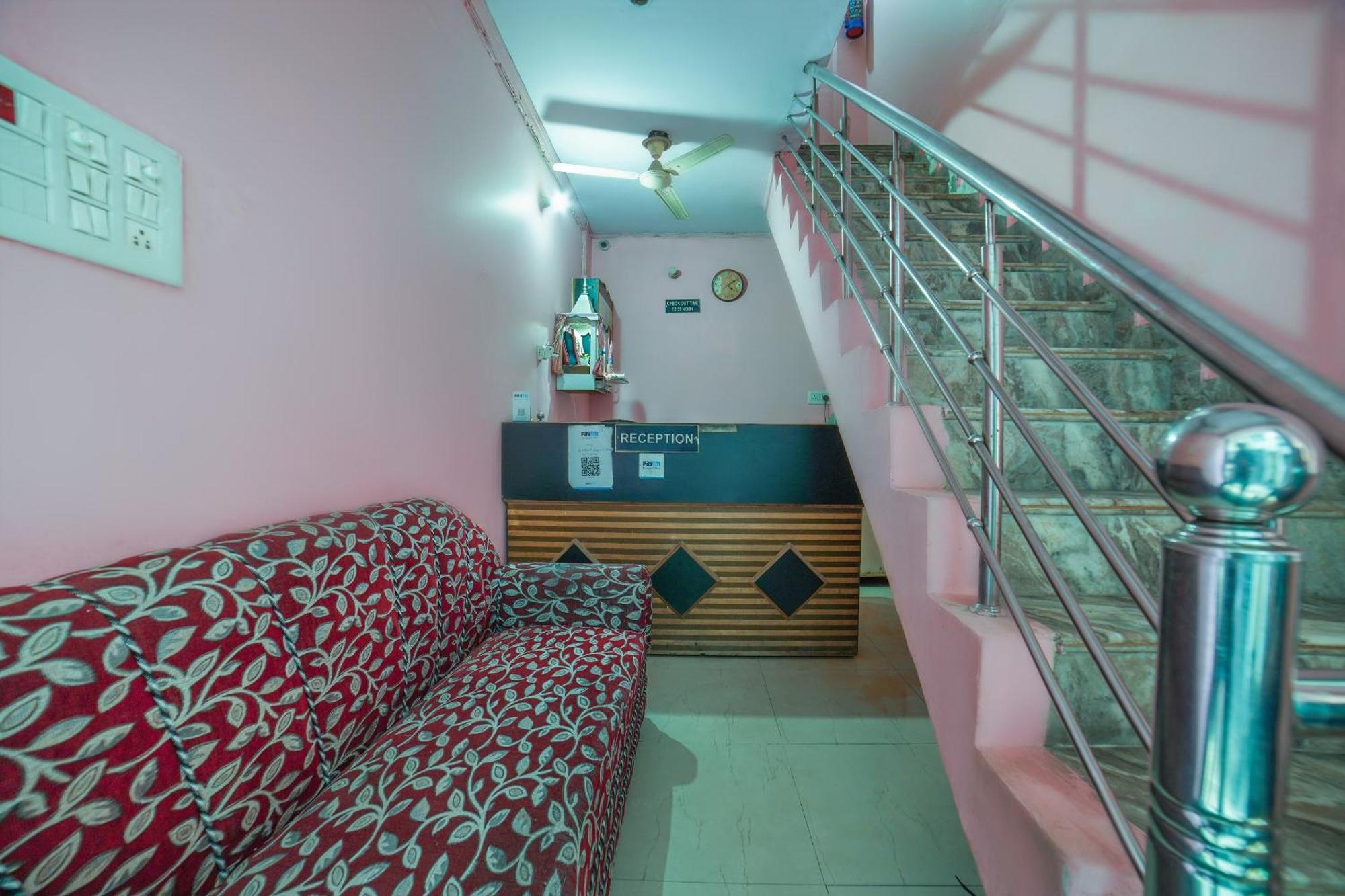 Spot On Komfort Guest House Rudrapur Exterior photo